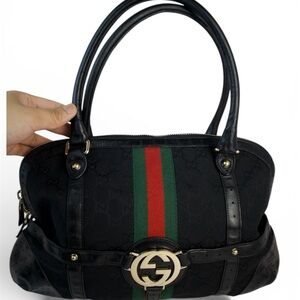 Gucci Reine Black Leather Shoulder Bag with Green and Red Stripe